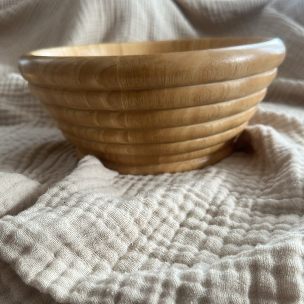 vintage Strata Group Gorgeous Bee Hive Large Wooden  Serving  Bowl